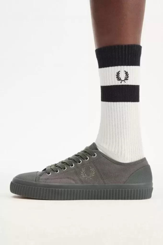 Low Hughes Women’s Plimsolls