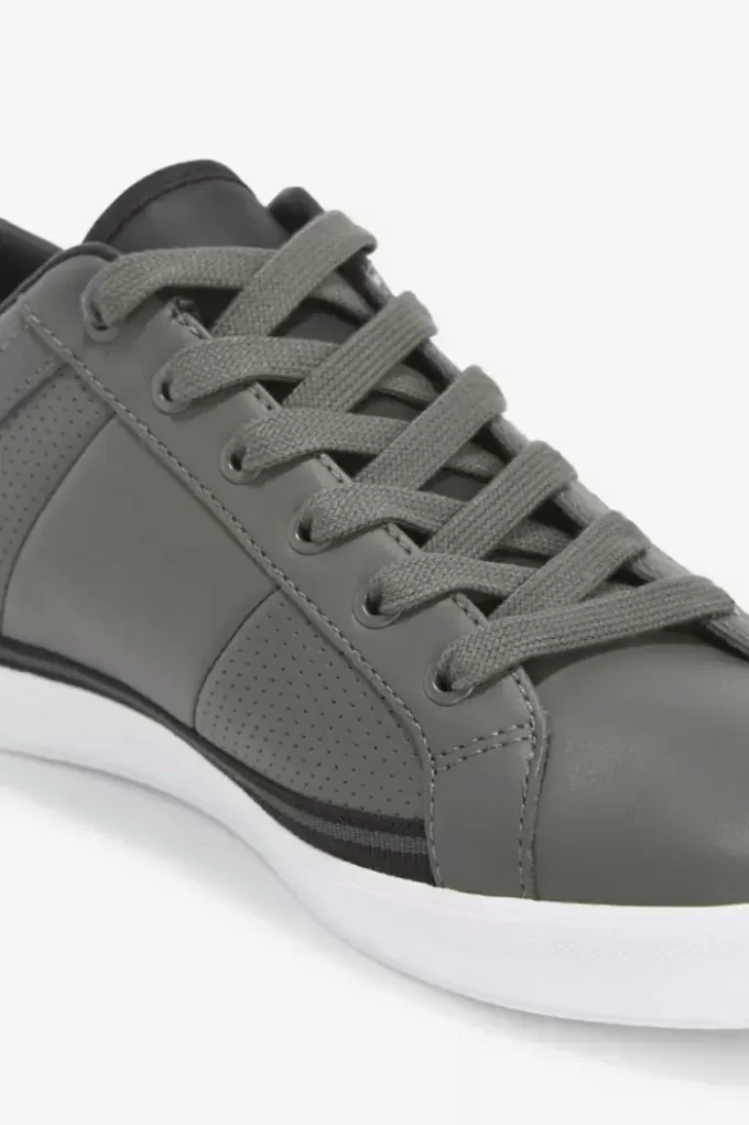 Perforated Baseline Men’s Tennis Shoes